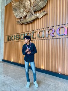 Tarik Ulur Kebijakan Tambang